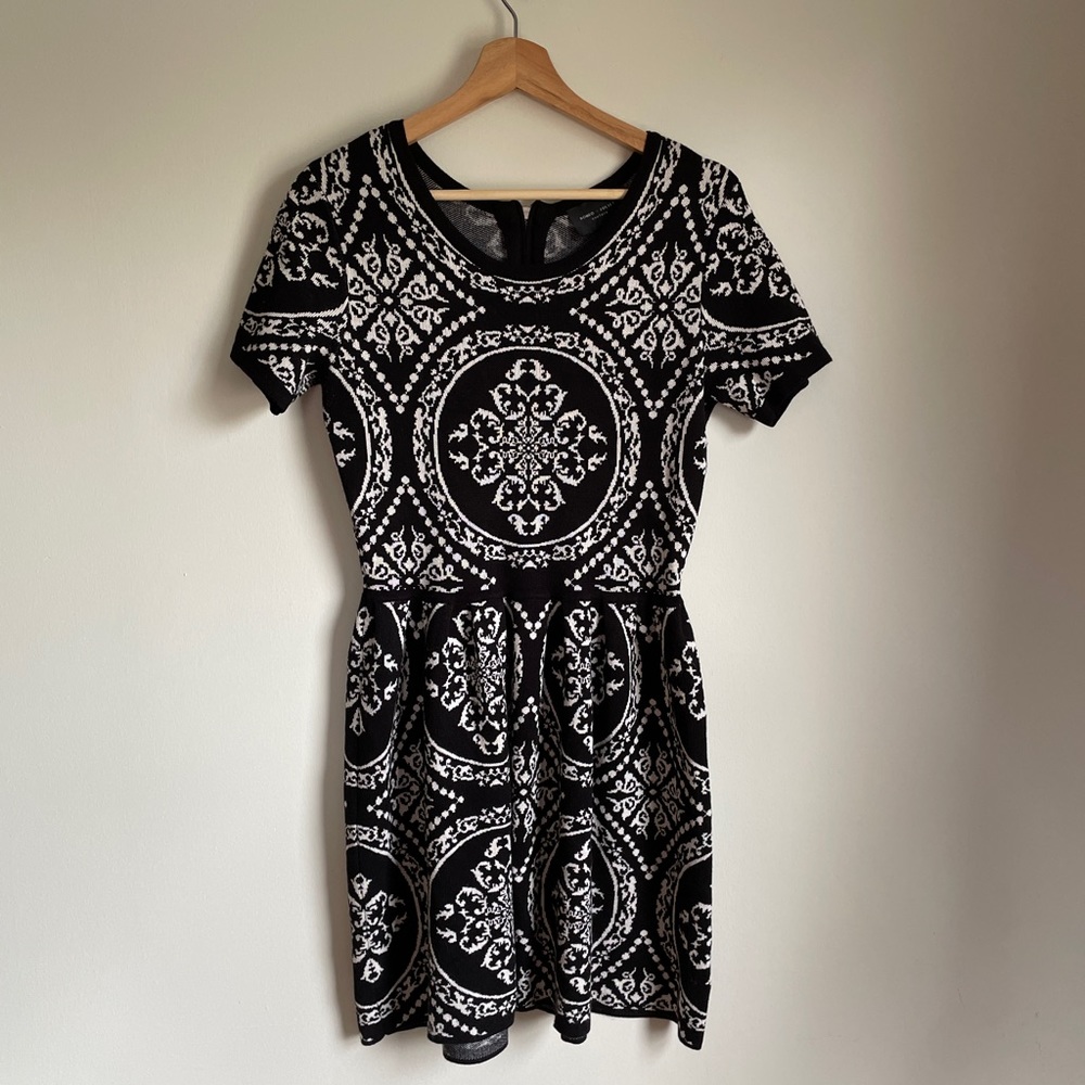 Romeo & Juliet Couture Intarsia Patterned Knit Sweater Dress Size M